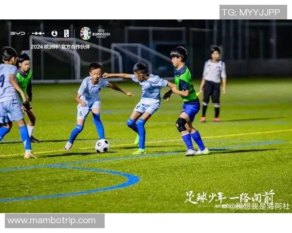 小孩子眼中的足球明星梦想与现实的奇妙碰撞